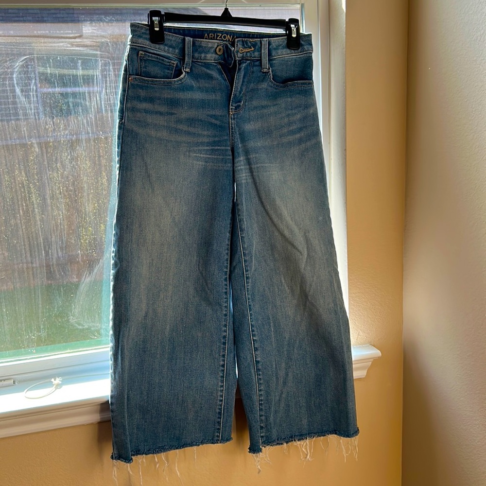loose, wide leg kick flare jean. size 3–probably for 25-26 waist.